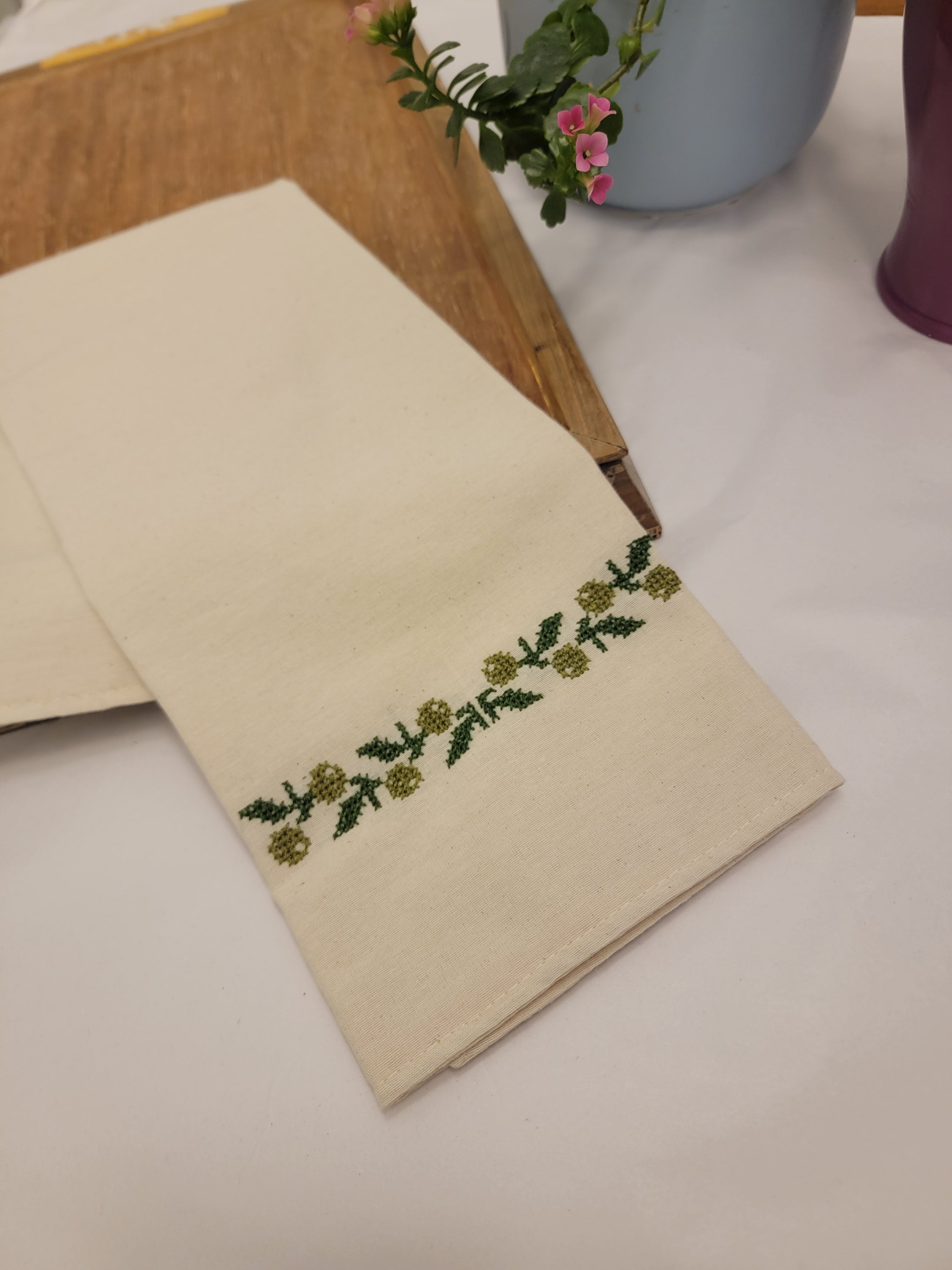 Hawthorn Berry Tatreez Tea Towel (Green)