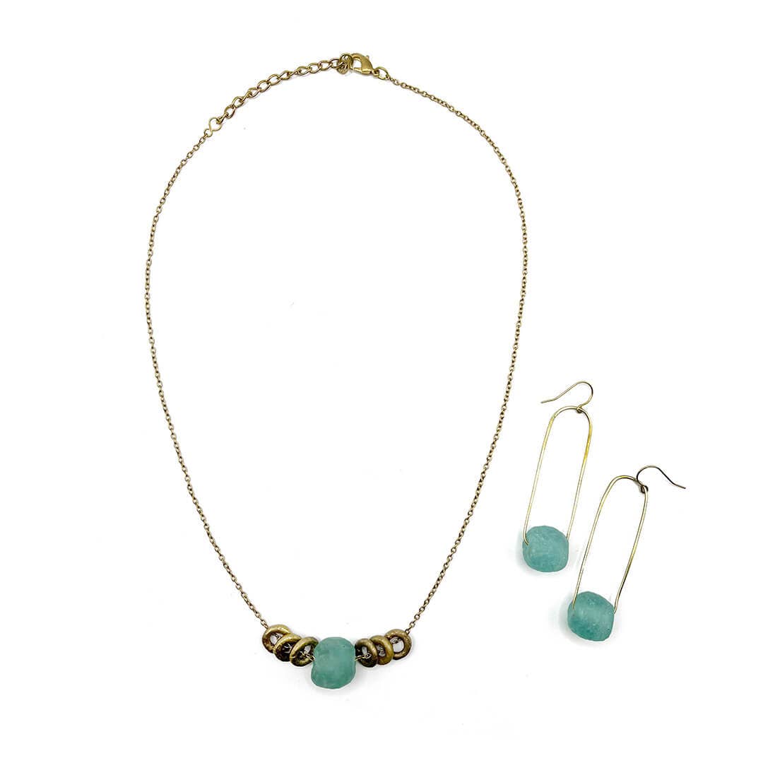 Jasmine Short Necklace in Aqua