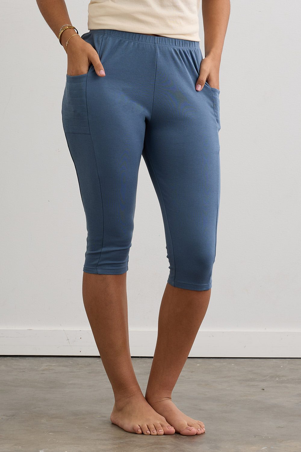 Women's Organic 100% Cotton Capri Leggings with Pockets