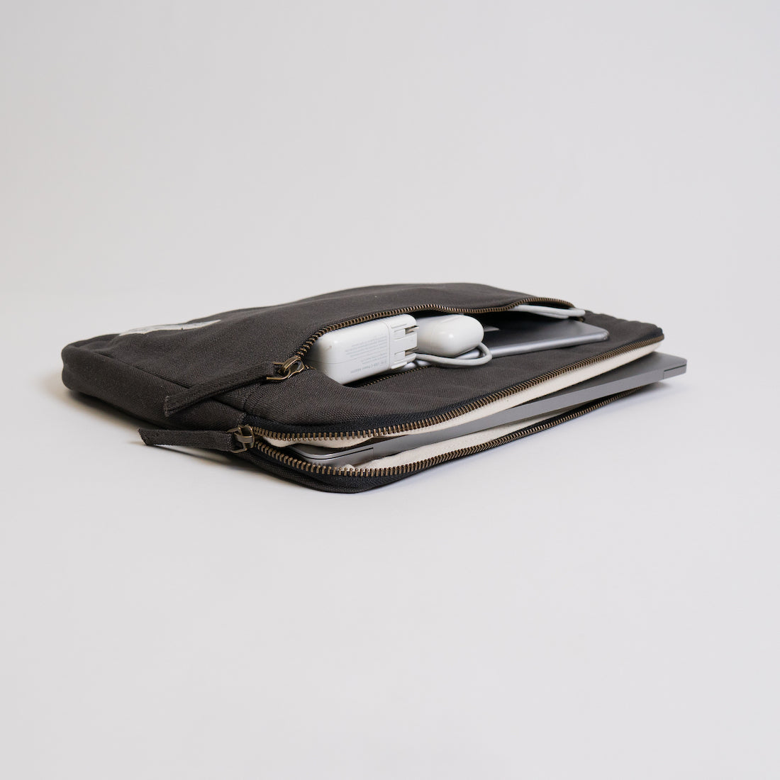 Erdig Laptop Sleeve 13 and 14 inches