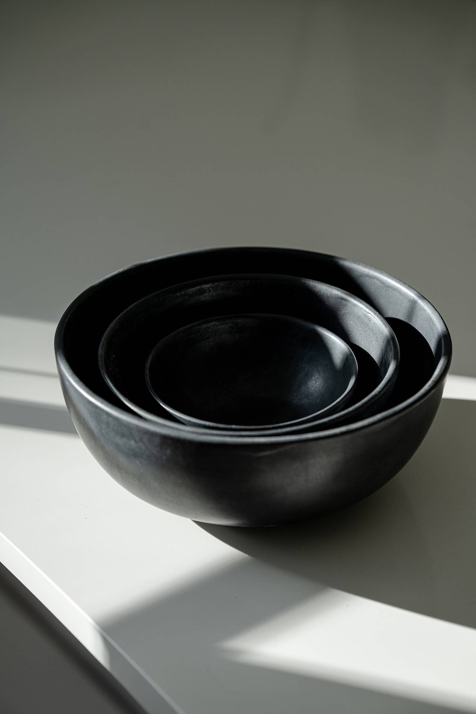 Black Matte Stoneware Salad Serving Bowl