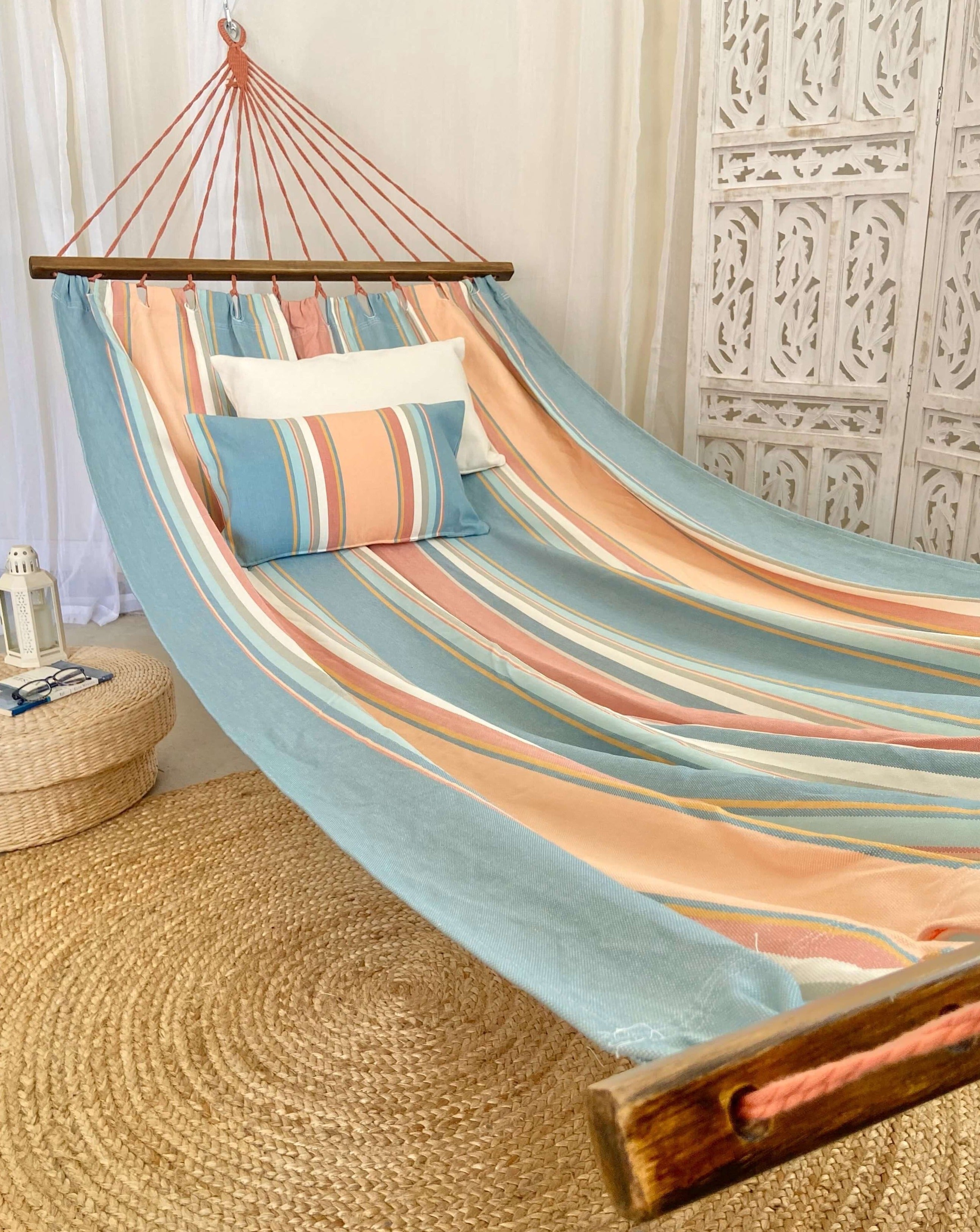 Pink and Blue Cotton Hammock With Spreader Bars | PASTEL