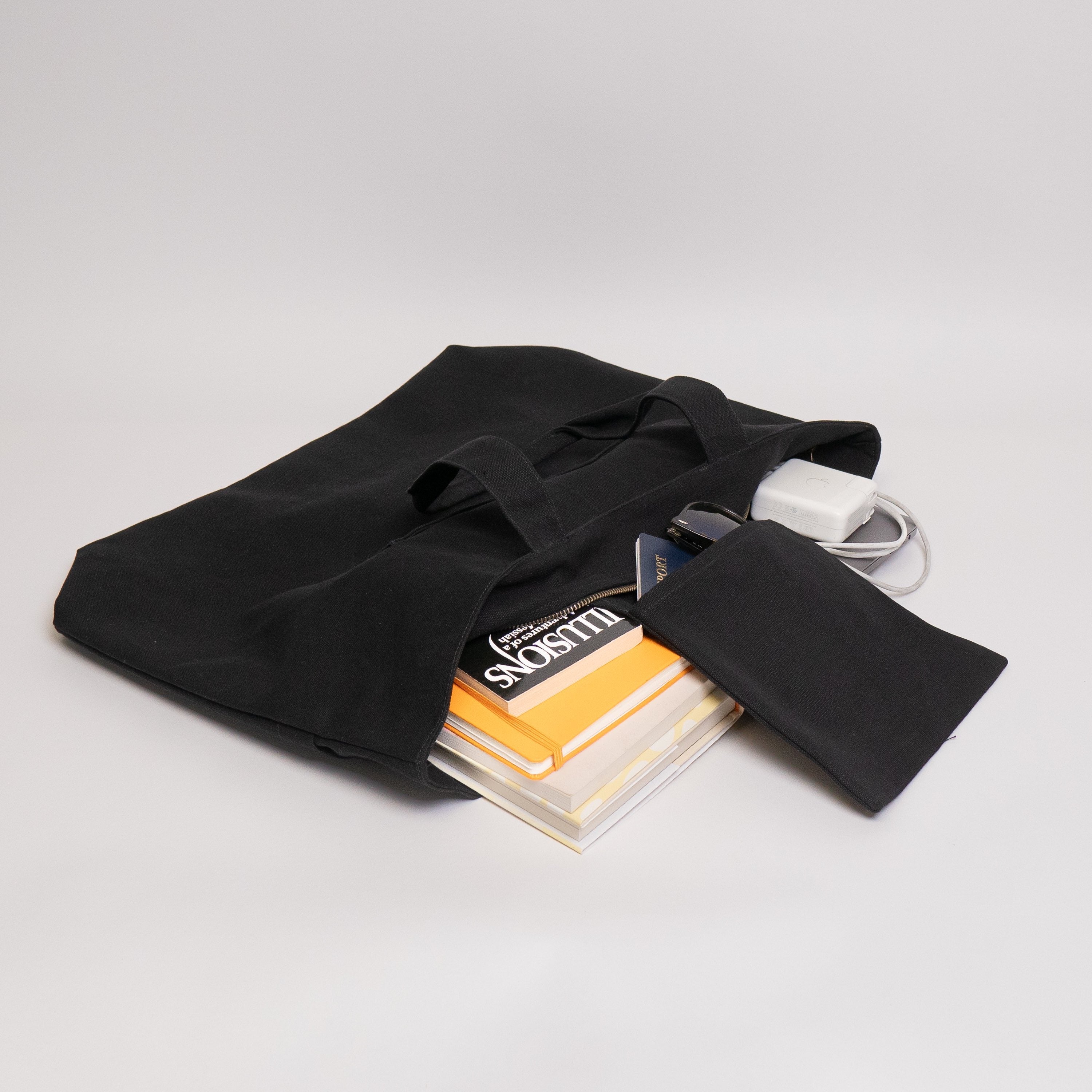 Tote bags with trolley sleeve