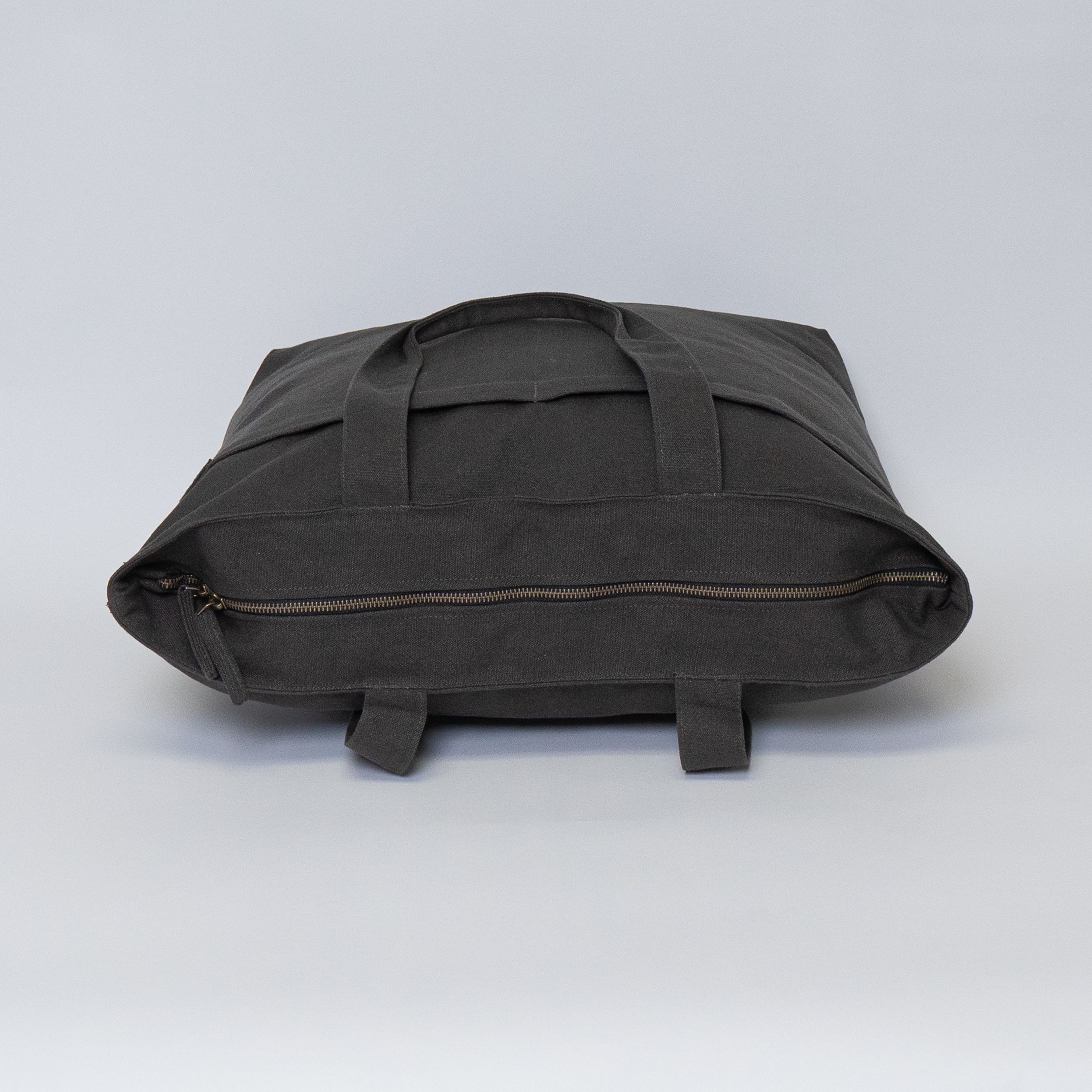 Tote bags with trolley sleeve