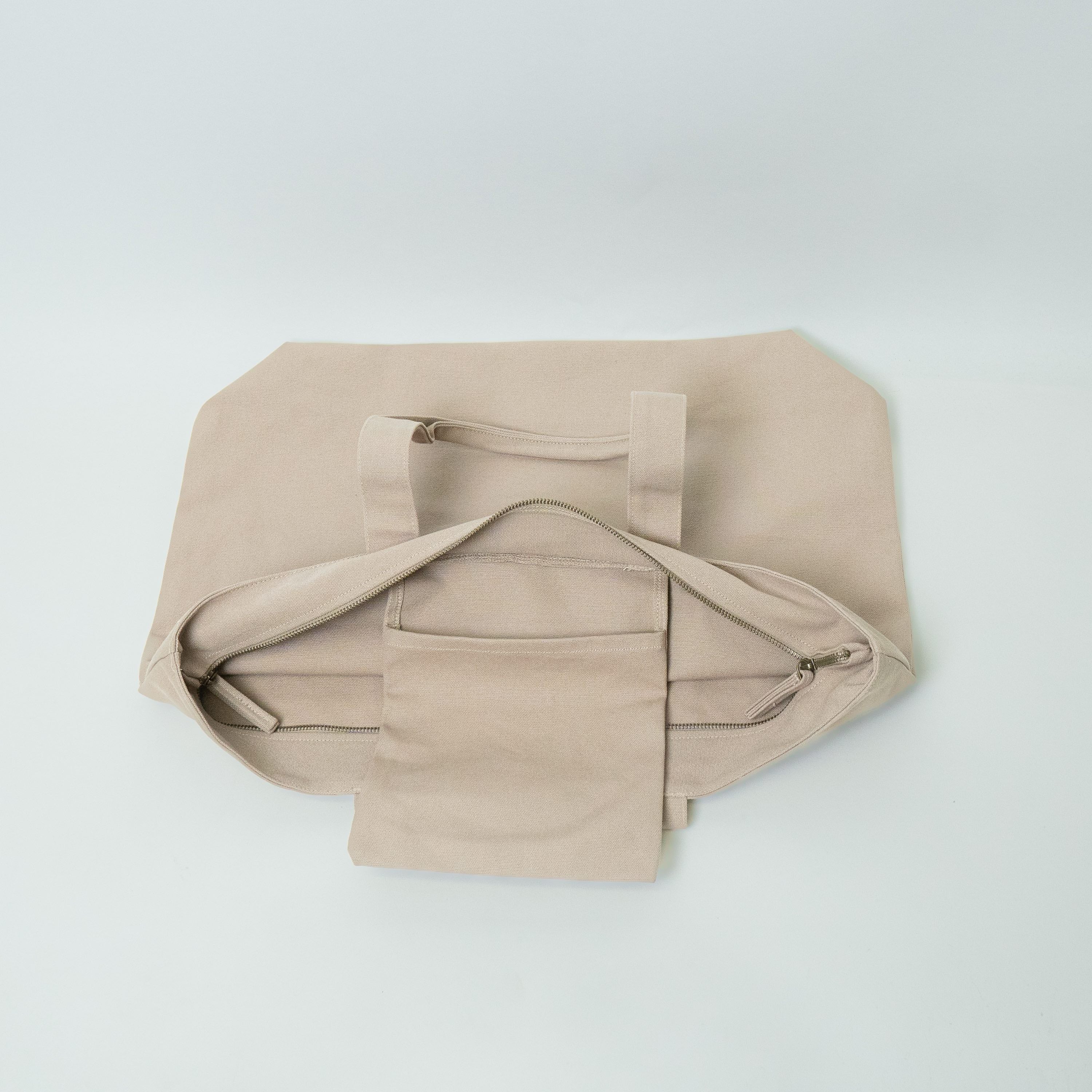 Tote bags with trolley sleeve