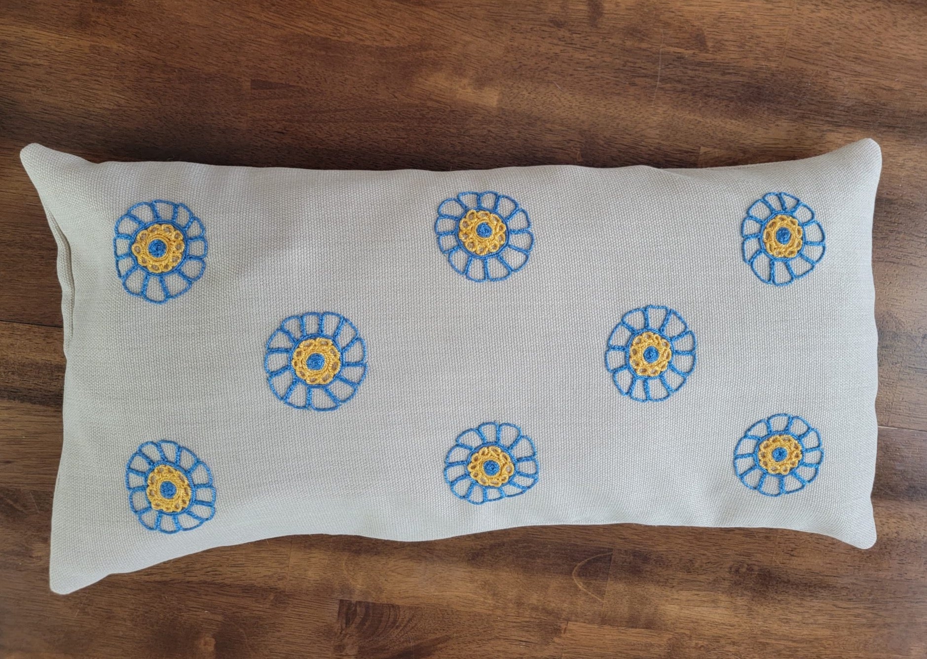 Tahriri Lumbar Cover Pillow