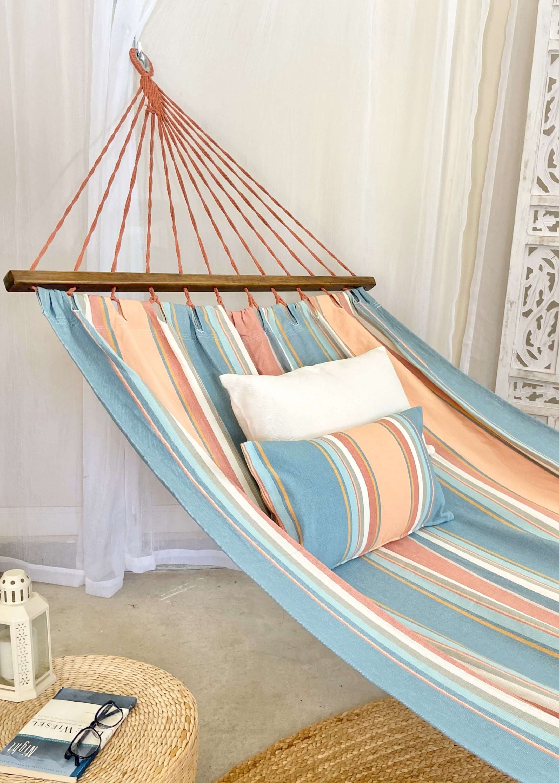 Pink and Blue Cotton Hammock With Spreader Bars | PASTEL