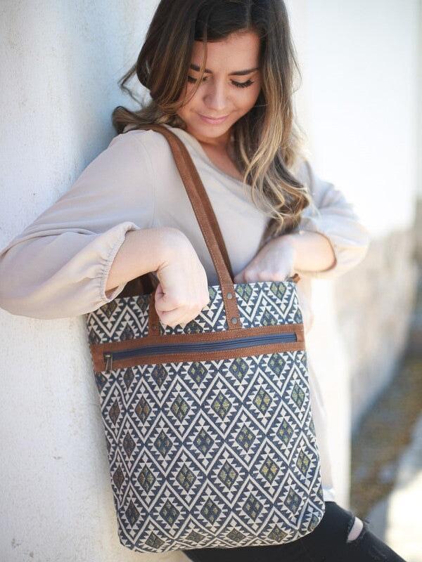 Cindy tote geo weave hot sale